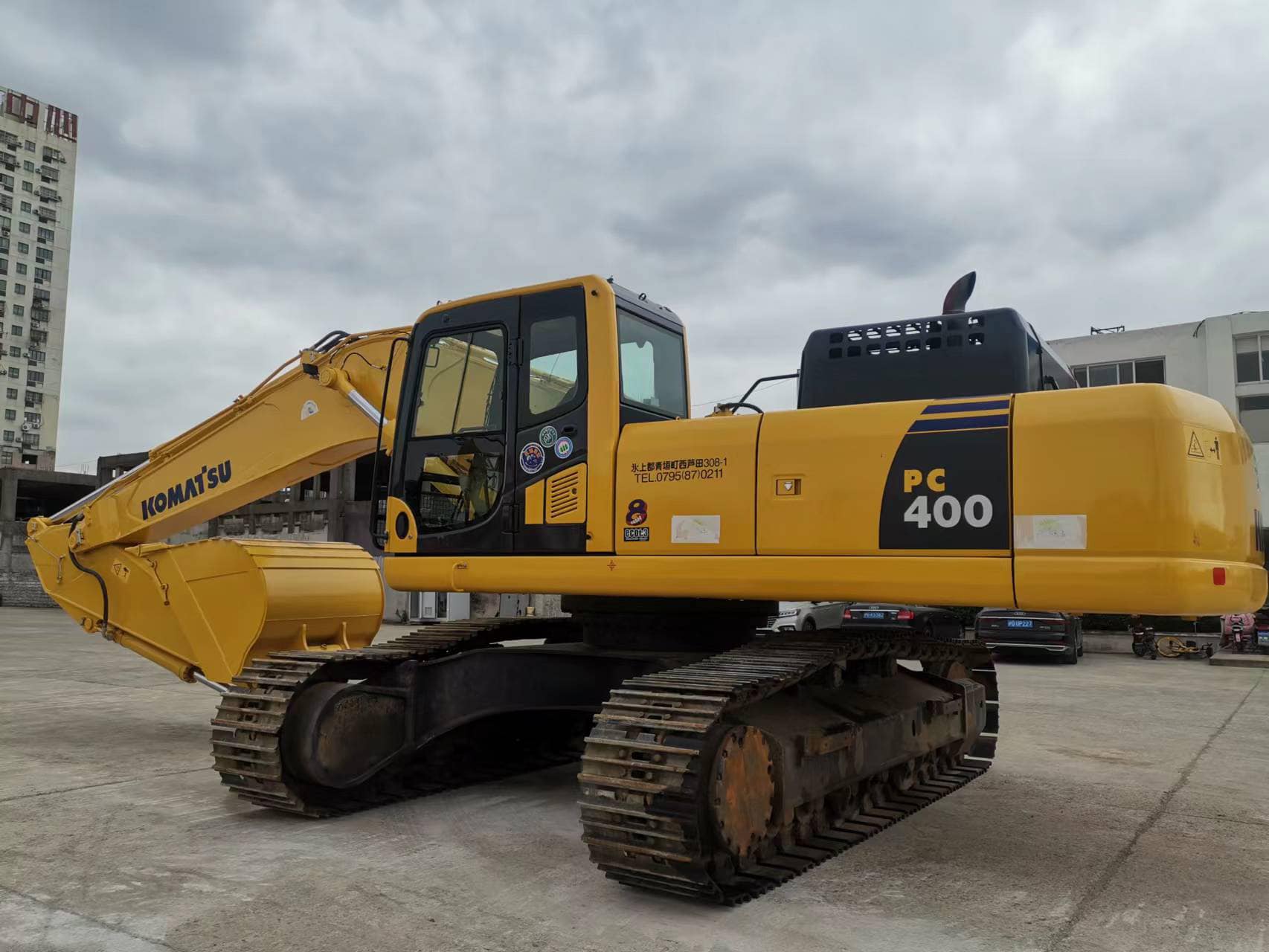 KOMATSU PC400