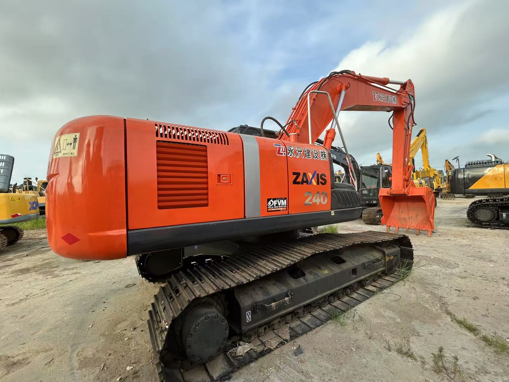 Hitachi ZX240