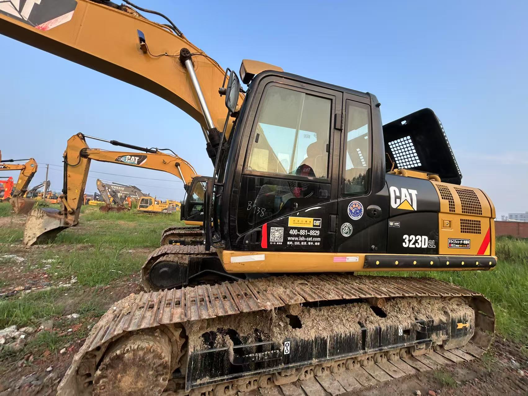 Caterpillar 323D2L